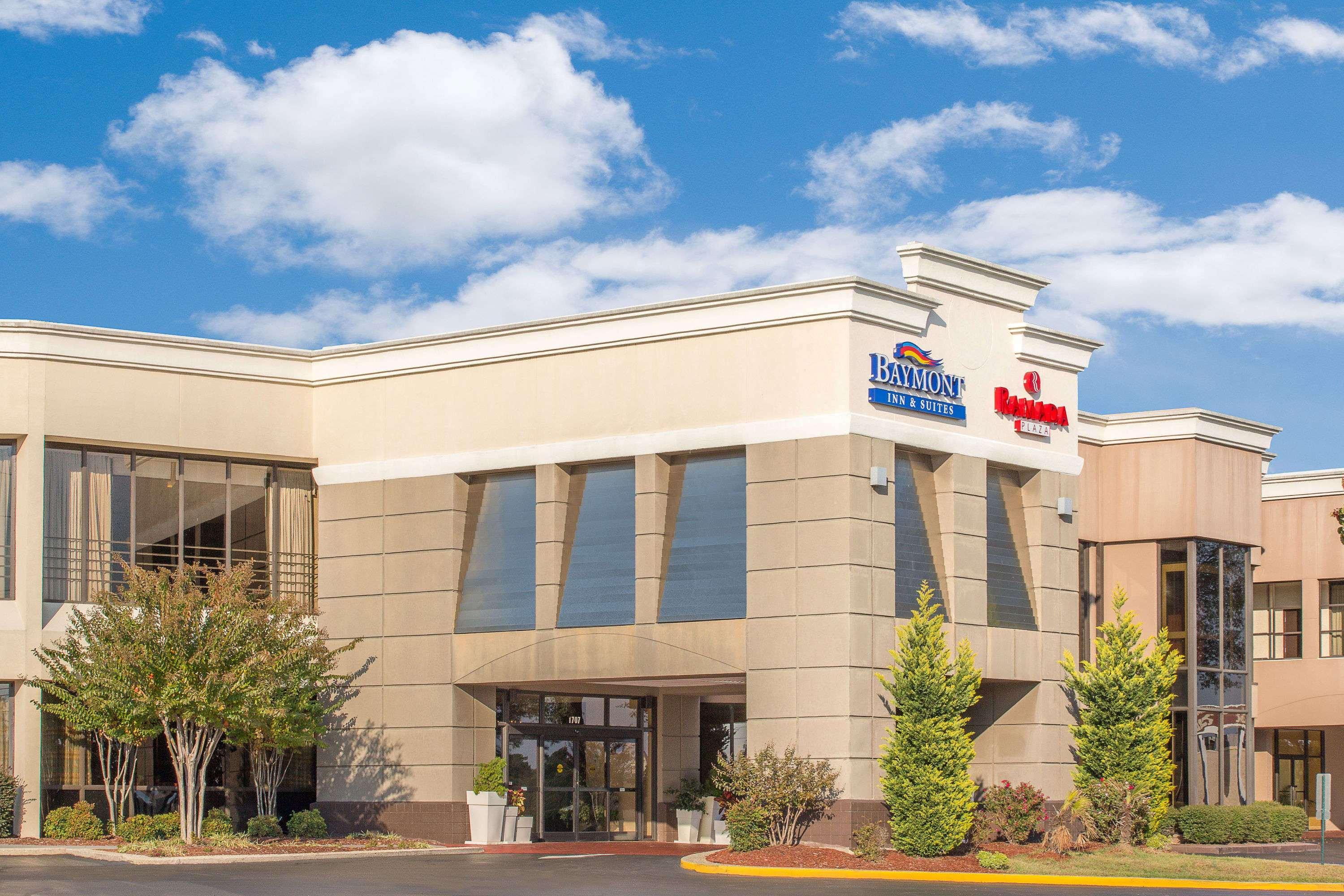 Ramada Plaza By Wyndham Fayetteville Fort Bragg Area Buitenkant foto