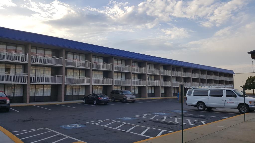 Ramada Plaza By Wyndham Fayetteville Fort Bragg Area Buitenkant foto